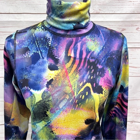 Sno Skins Printed Dreamcatcher Activewear Turtleneck Top - Picture 2 of 7